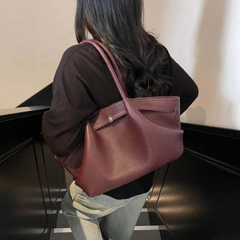 Bolsa Grande Iane: Estilo e Praticidade para o Seu Dia a Dia