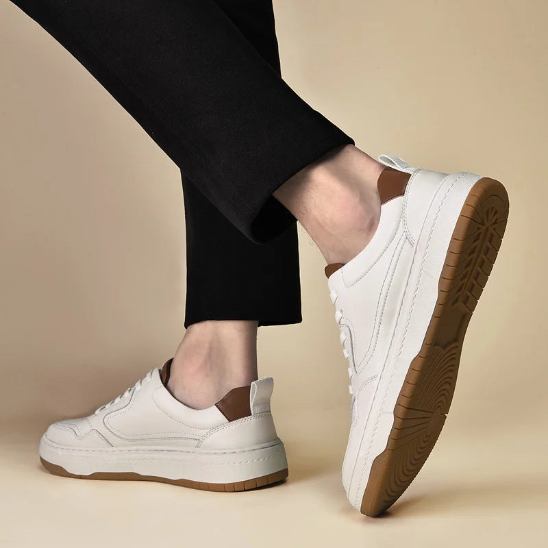 **Tênis Masculino de Couro Genuíno - Conforto e Estilo Capello**