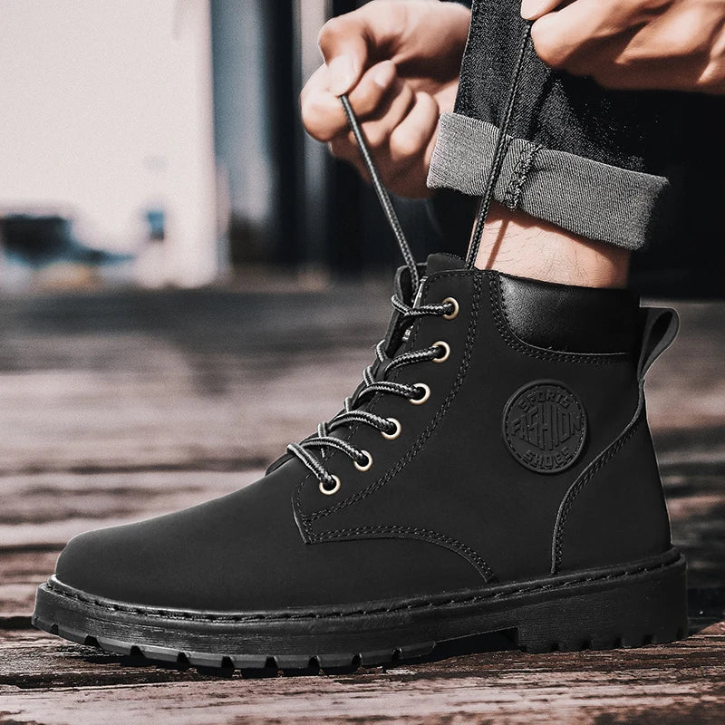 Bota Masculina de Couro Genuíno Sebastian - Conforto e Estilo para o Seu Dia a Dia