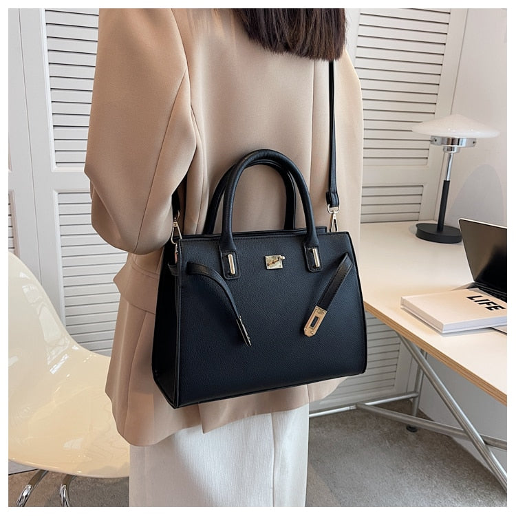 Bolsa Média Suzi – Praticidade e Estilo Para Seu Dia a Dia