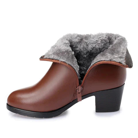 Bota Feminina de Couro Pelúcida - CozyChic