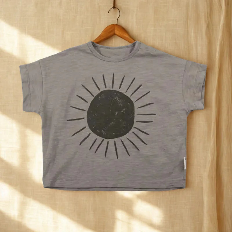 Camiseta Infantil Aquarela Lenogue: Estilo e Conforto para Pequenos Aventureiros