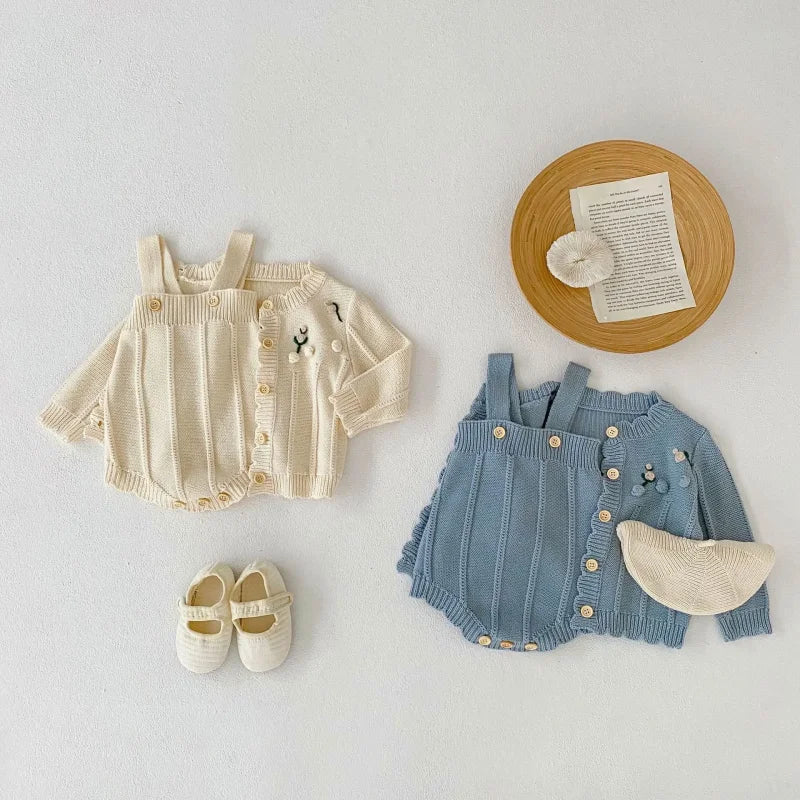 Casaco Infantil de Tricot Confortável em Bege e Azul para Aquecer com Estilo