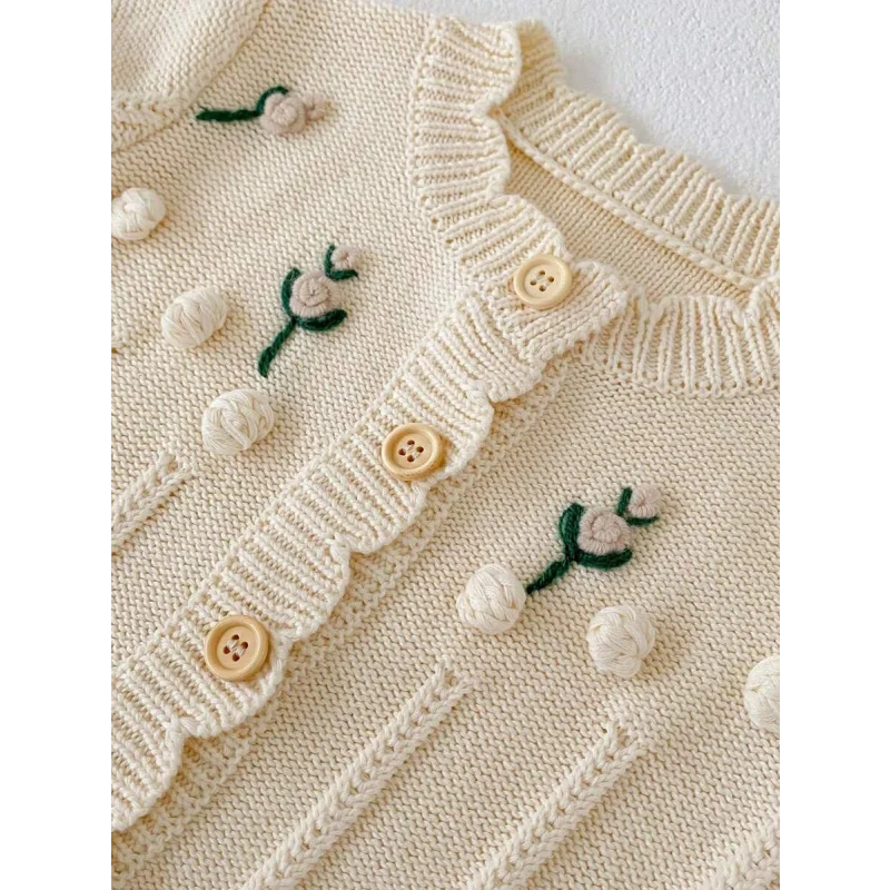 Casaco Infantil de Tricot Confortável em Bege e Azul para Aquecer com Estilo