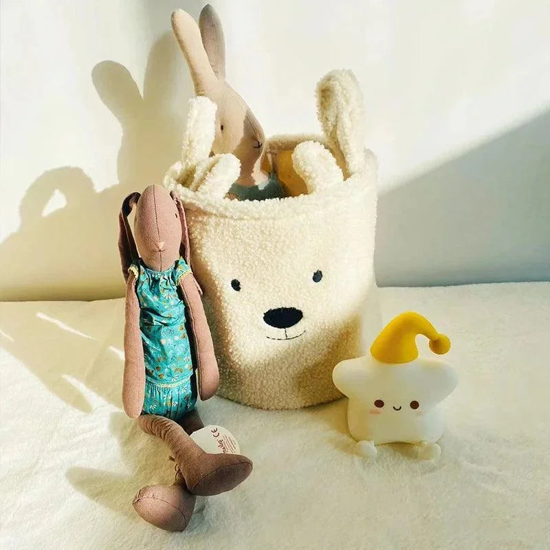 Cesta Organizadora Infantil Sherpa Branca para Um Espaço Aconchegante e Organizado