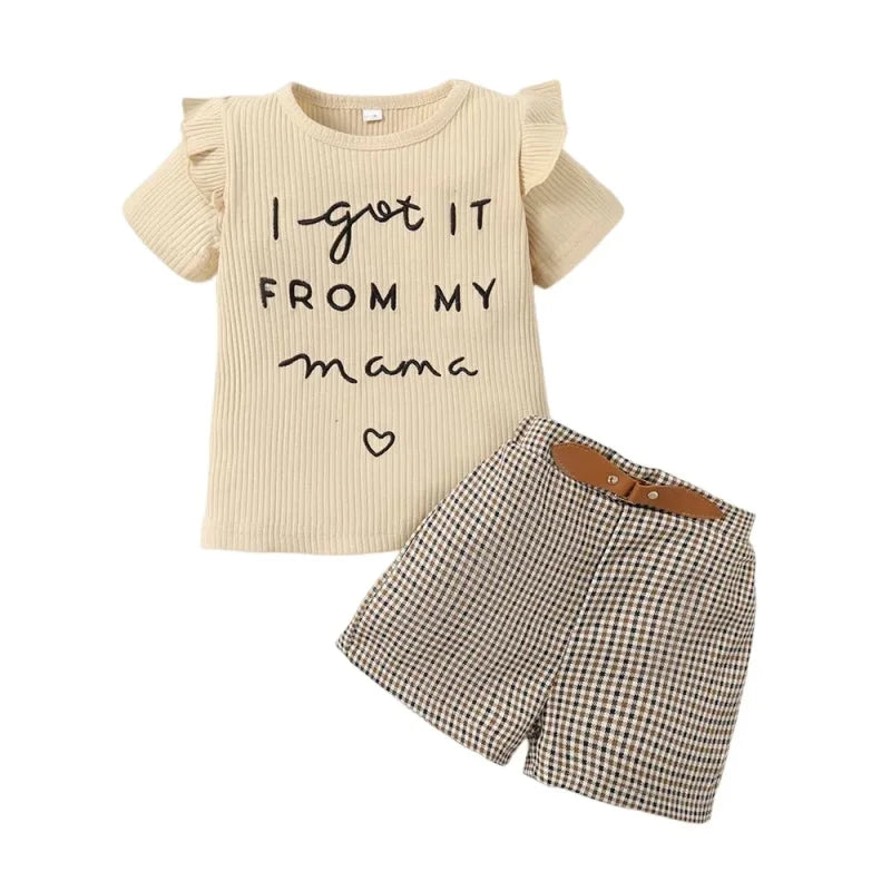 Conjunto Infantil Confortável com Camiseta de Letras e Shorts Xadrez