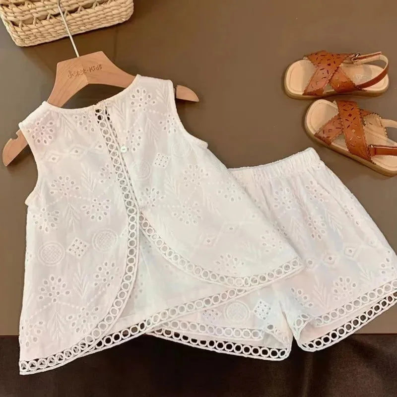 Conjunto Infantil Feminino Alice: Short e Blusa Branca para Conforto e Estilo