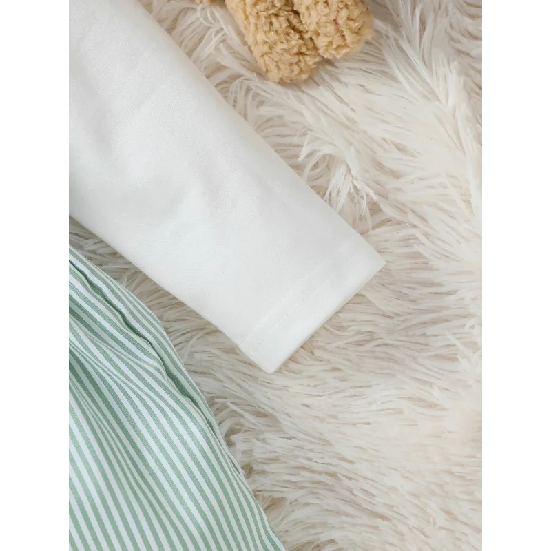 Conjunto Infantil Macacão de Manga Longa com Urso Bordado e Faixa Estilosa