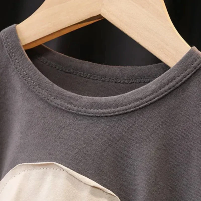 Conjunto Infantil Masculino Cinza: Estilo e Conforto para Aventura Diária