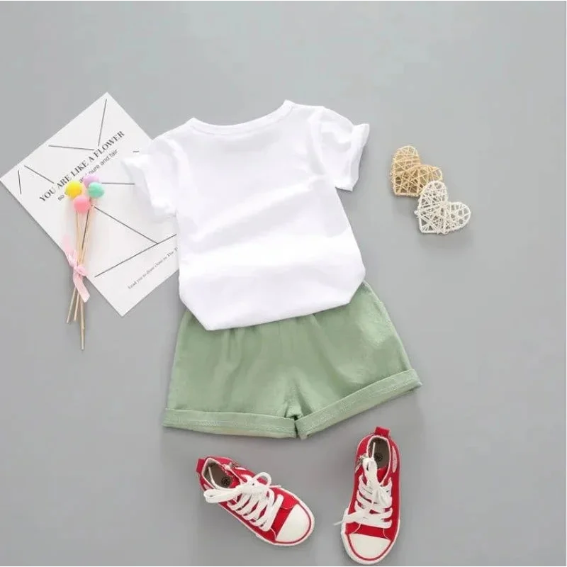 Conjunto Infantil Verde com Estampa de Melancia: Estilo e Conforto para os Pequenos
