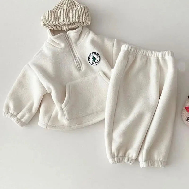 Conjunto Infantil Fleece: Conforto e Estilo para os Pequenos