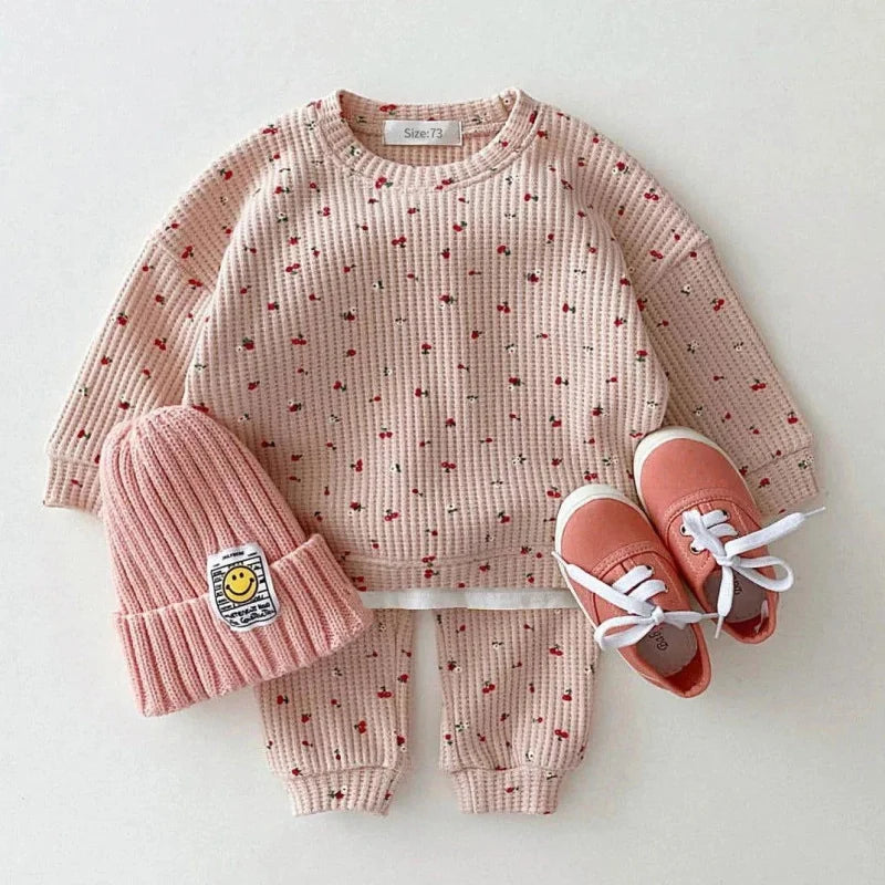 Conjunto Infantil em Moletom com Estampa de Flores e Frutas - Conforto e Estilo para Pequenos