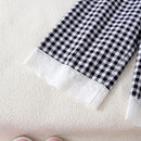 Conjunto Infantil Estampado: Regata com Laço e Calça Xadrez para Conforto e Estilo