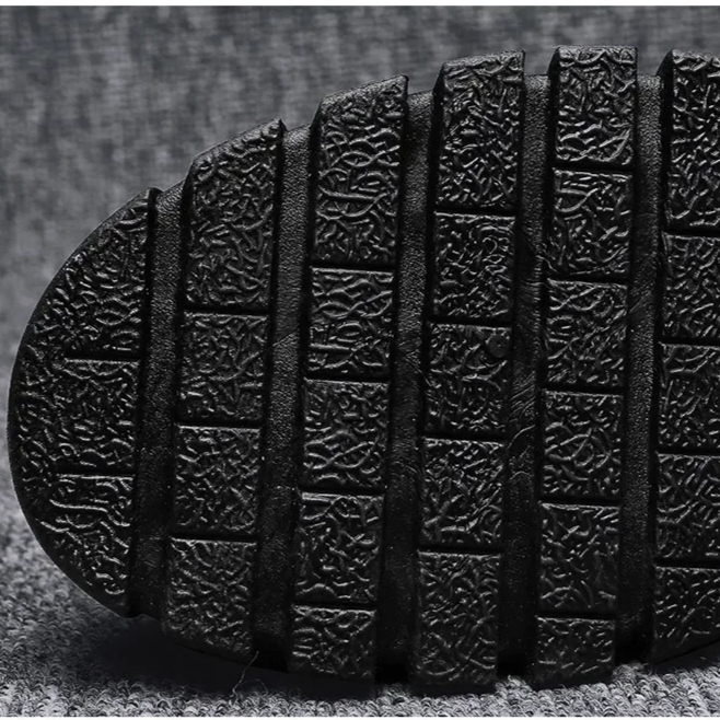 Bota Masculina de Couro Genuíno - Conforto e Estilo para o Seu Dia a Dia