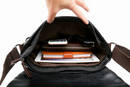 Bolsa Masculina em Couro Genuíno - Estilo e Praticidade Vitange