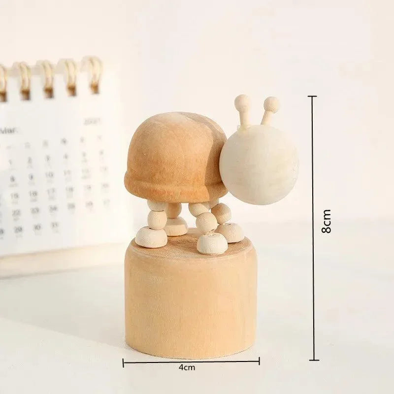 Estatueta Infantil Artesanal em Madeira Natural – Um Toque de Magia para o Quarto do Seu Pequeno