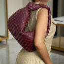 Bolsa Hobo Elena em Couro Trançado – Estilo e Conforto para o Seu Dia a Dia