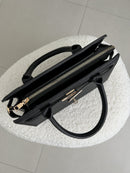 Bolsa Média Suzi – Praticidade e Estilo Para Seu Dia a Dia