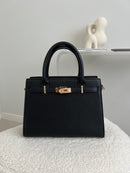 Bolsa Média Suzi – Praticidade e Estilo Para Seu Dia a Dia