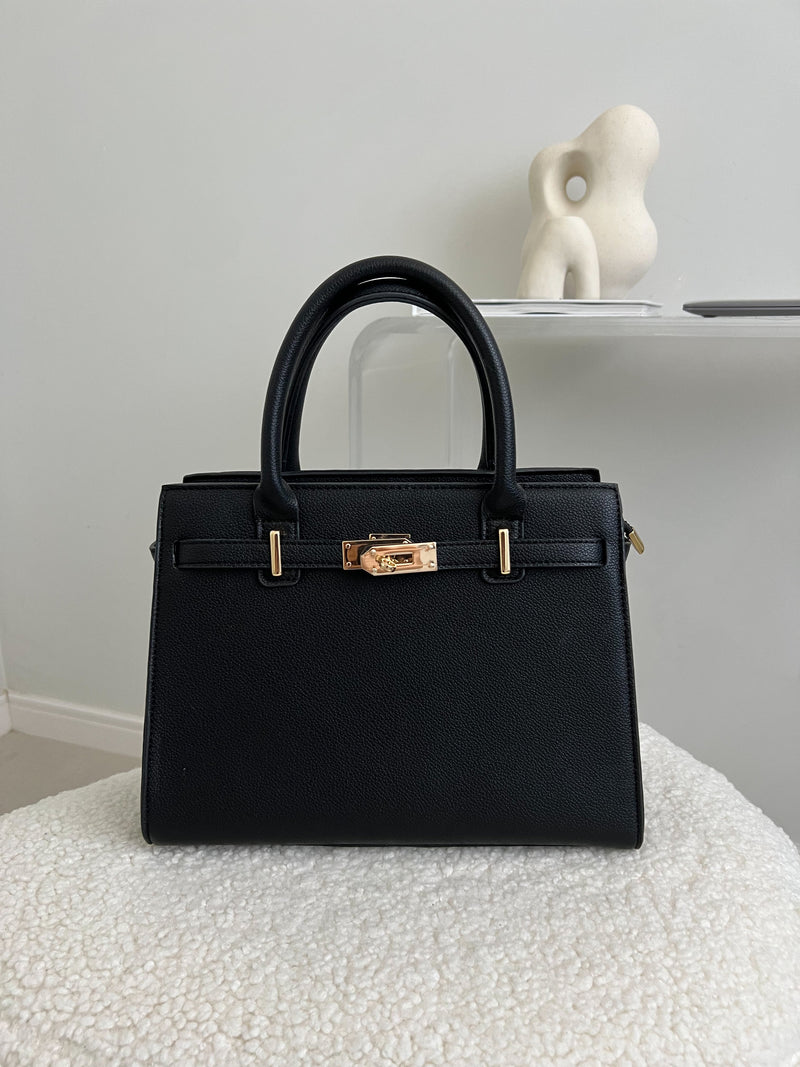 Bolsa Média Suzi – Praticidade e Estilo Para Seu Dia a Dia