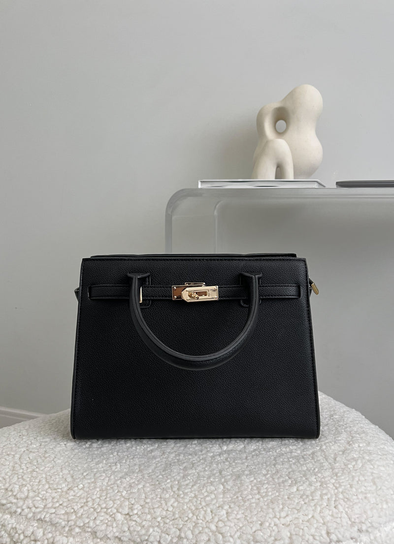 Bolsa Média Suzi – Praticidade e Estilo Para Seu Dia a Dia