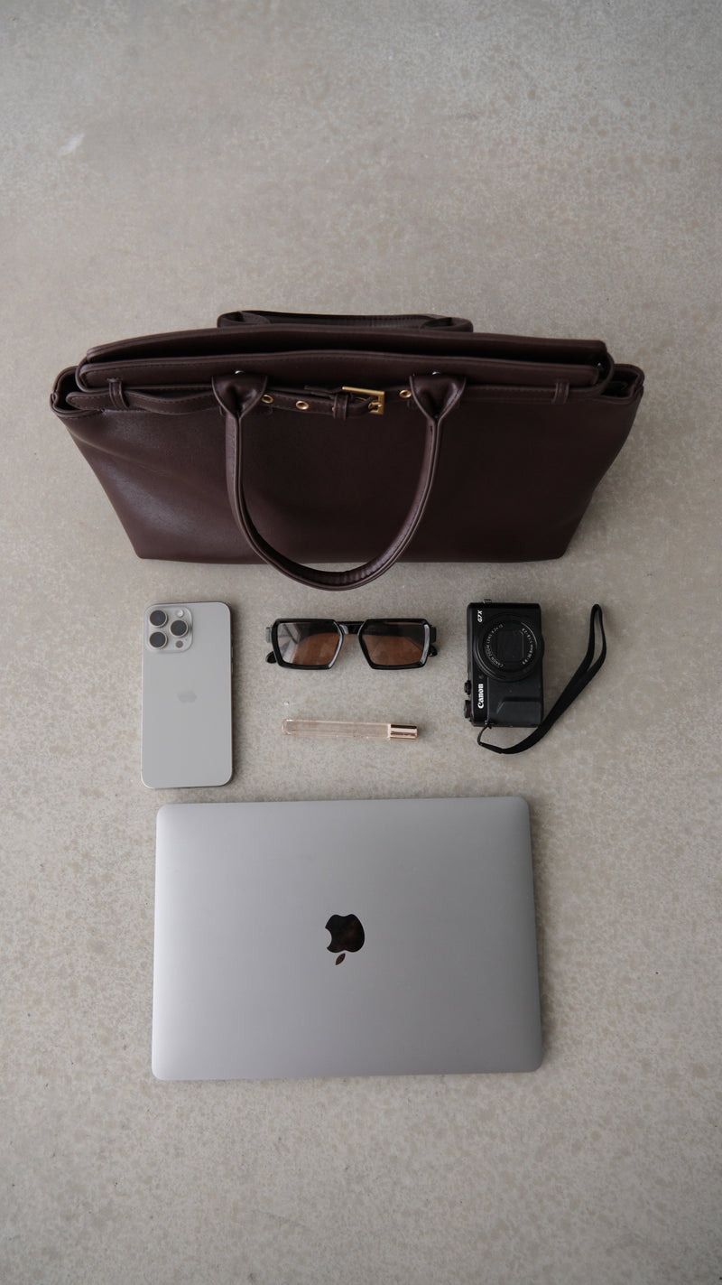 Bolsa Grande Larissa: Estilo e Conforto Para o Seu Dia a Dia