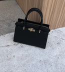 Bolsa Média Suzi – Praticidade e Estilo Para Seu Dia a Dia