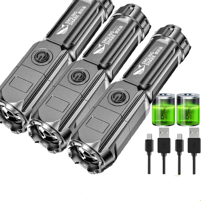 Lanterna Tática LED Recarregável: Iluminação Confiável e Impermeável para Aventuras Longas