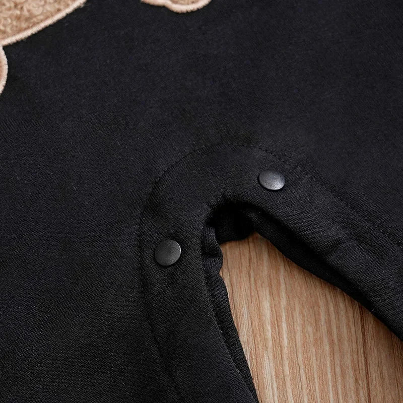 Macacão Infantil Plush Urso Bordado: Conforto e Estilo para Pequenos