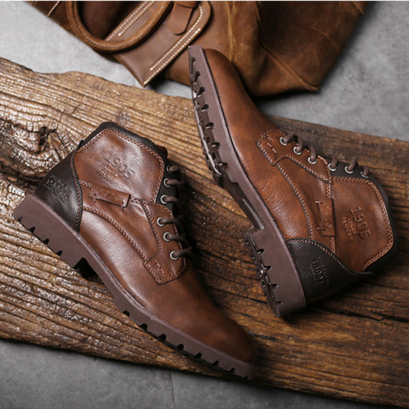 Bota Masculina de Couro Genuíno - Conforto e Estilo para Seus Passos