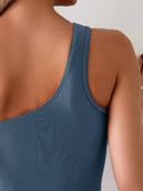 Maiô Ombro Único com Recortes Elegantes