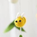 Mobile de Madeira Abelha com Sino para Criar Conforto e Encantamento no Quarto do Bebê