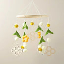 Mobile de Madeira Abelha com Sino para Criar Conforto e Encantamento no Quarto do Bebê