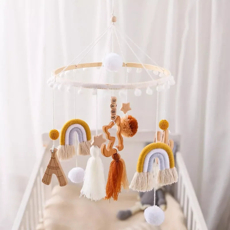 Mobile para Berço com Chocalhos Bege: Conforto e Encanto para o Bebê