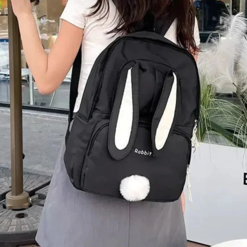 Mochila Infantil em Nylon com Estampa de Coelho – Conforto e Praticidade para Aventuras