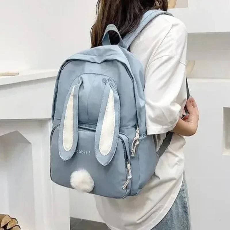 Mochila Infantil em Nylon com Estampa de Coelho – Conforto e Praticidade para Aventuras