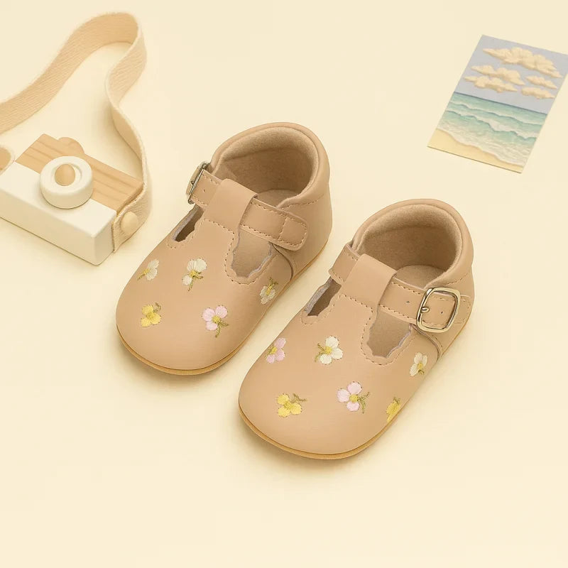 Sandália Infantil Feminina Betina Lenogue - Conforto e Estilo para Pequenos Passos