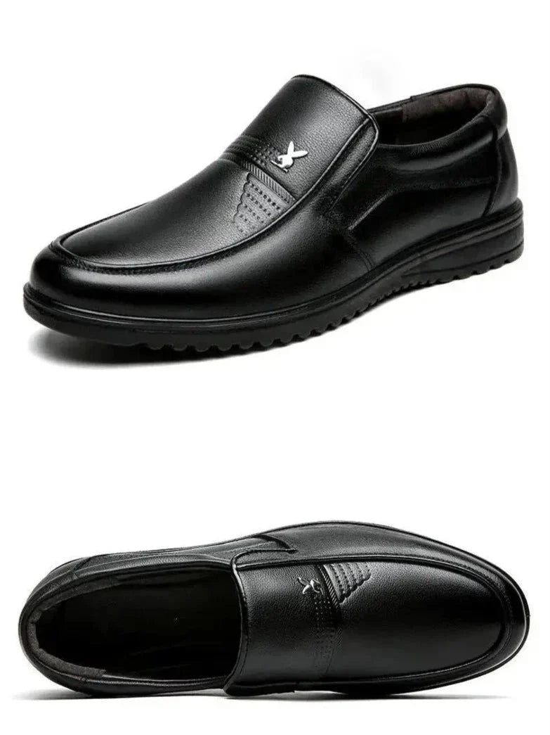 Sapato Social Masculino Maximilian em Couro Genuine - Conforto e Estilo para o Seu Dia a Dia