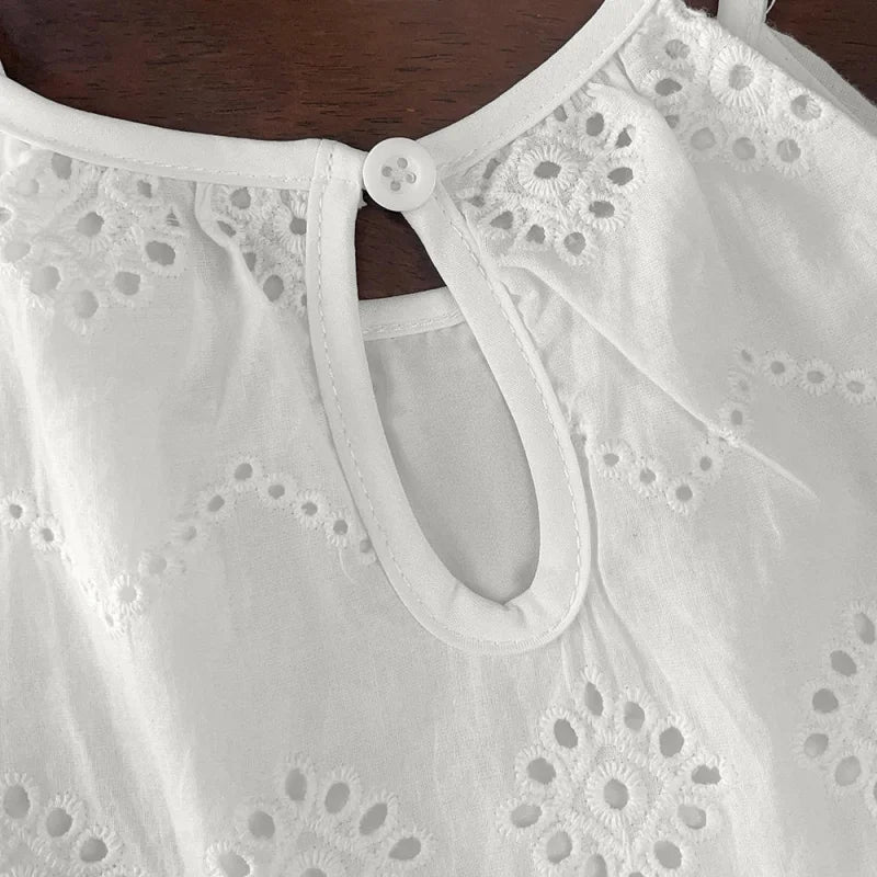 Vestido Infantil Filomena em Laise Branco - Conforto e Elegância para Momentos Especiais