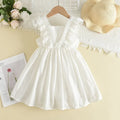 Vestido Infantil Sophie Plissado Branco – Estilo e Conforto Para Pequenas Sonhadoras