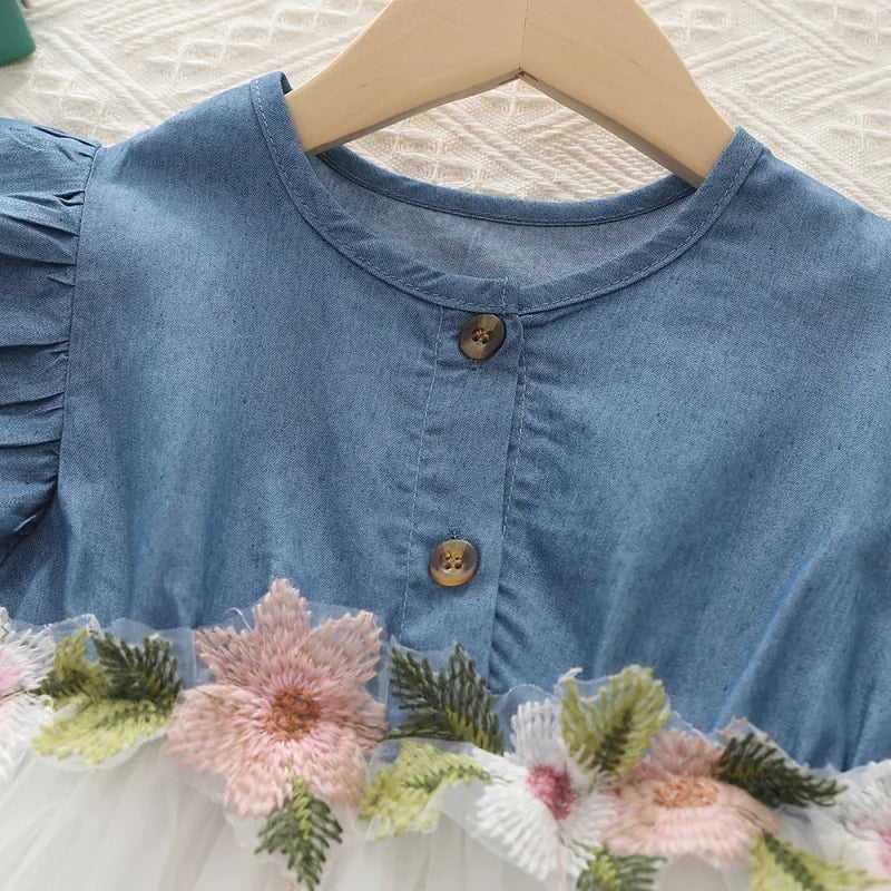 Vestido Infantil Jeans com Tule Floral e Manga Babado - Conforto e Estilo para Pequenos Momentos